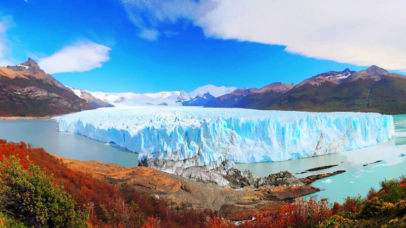 Glacier in Lake