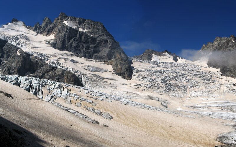 Glacier in mountain range