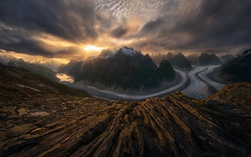 Glacier in Mountain Valley — Brown