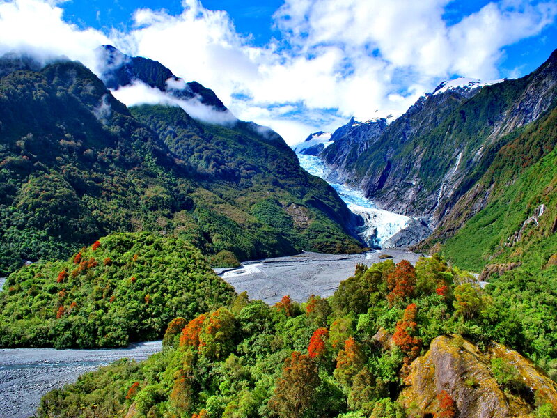 Glacier in Mountain Valley — Green, Dramatic