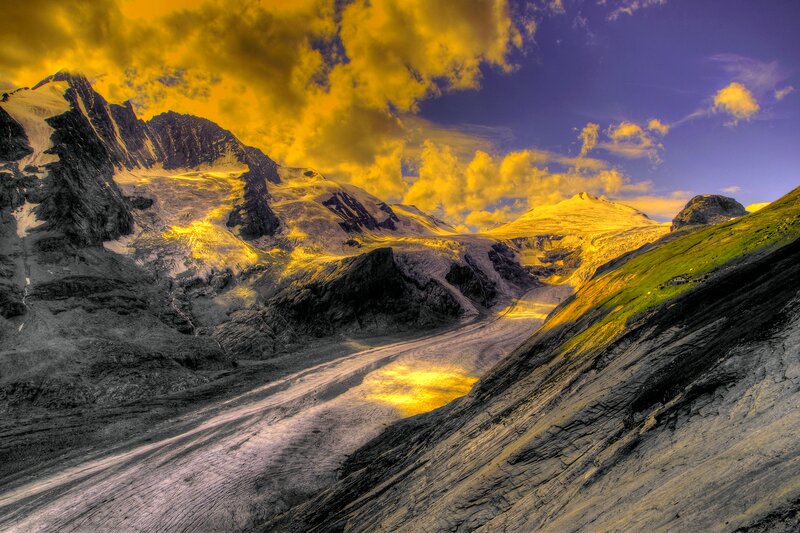 Glacier in Mountain Valley — Yellow