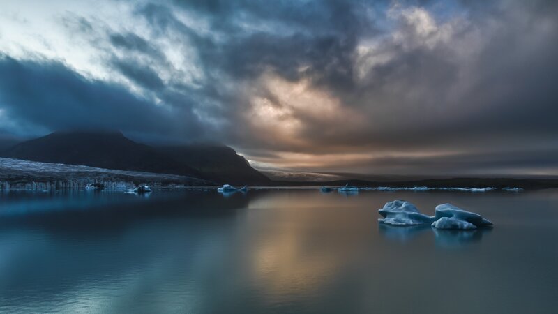 Glacier lagoon at dusk