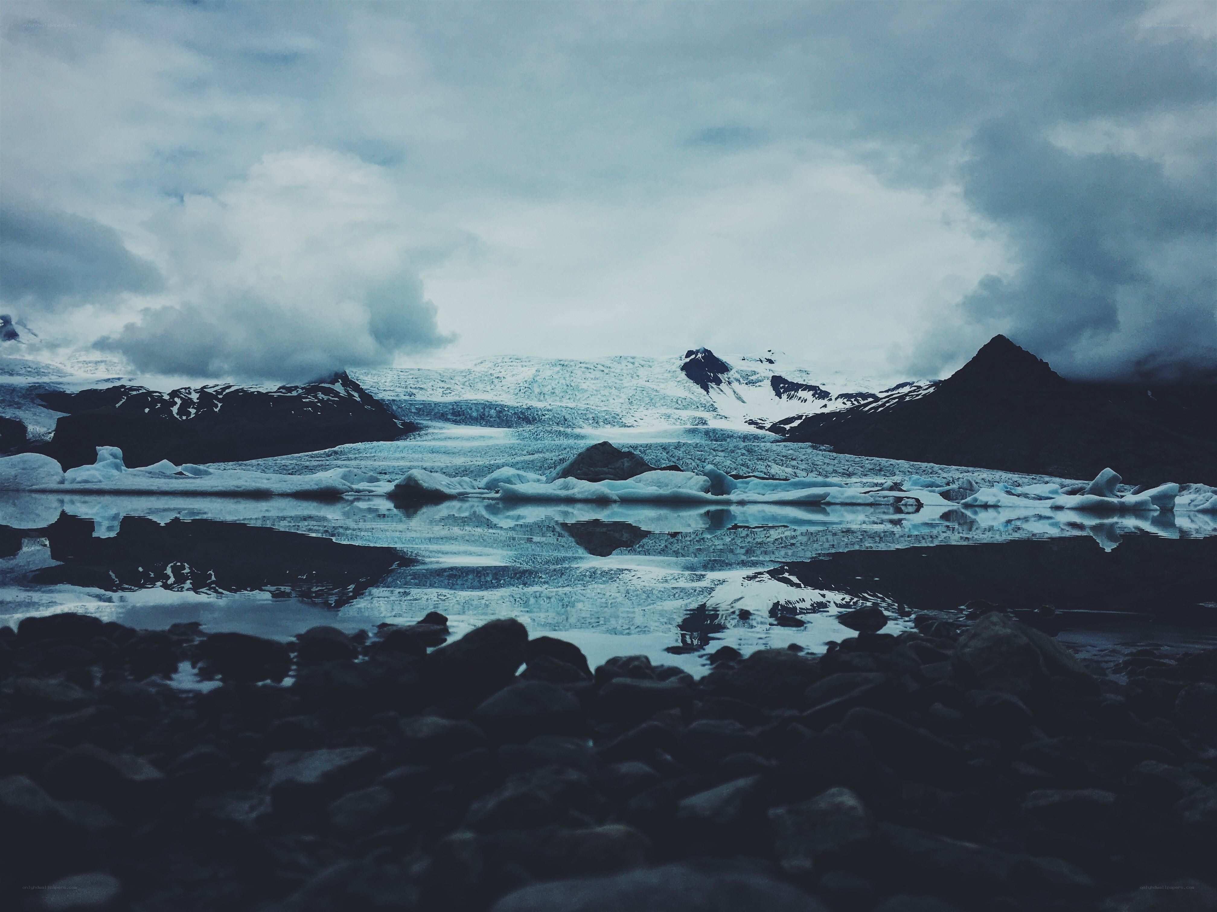 Glacier landscape with icebergs