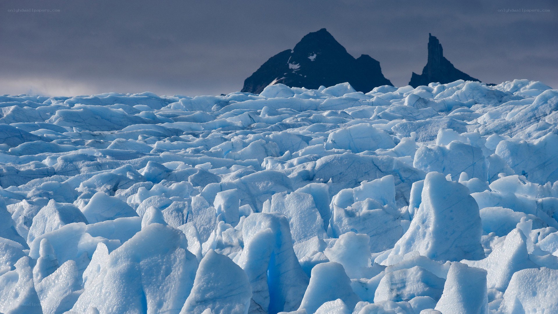 Glacier landscape with mountains