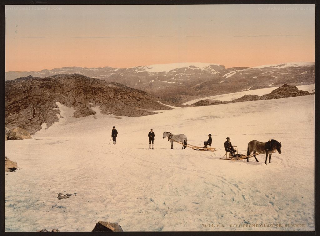 Glacier summit expedition