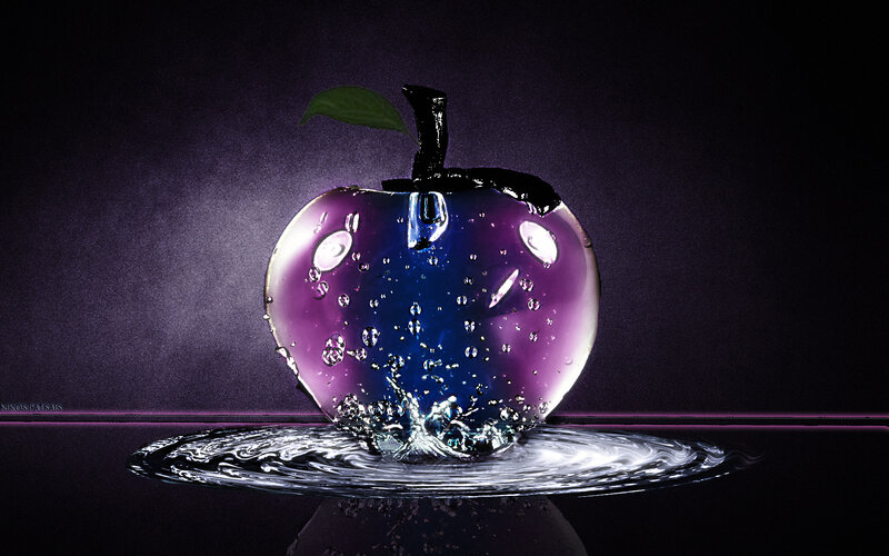 Glass Apple with Water Splash