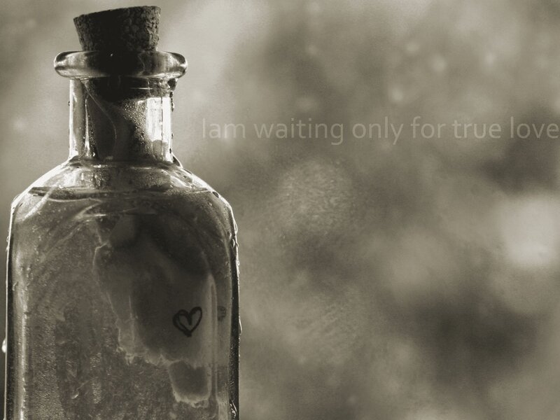 Glass Bottle with Heart — Black