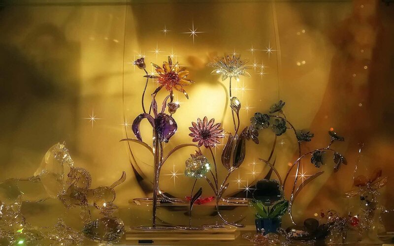 glass flower sculptures display