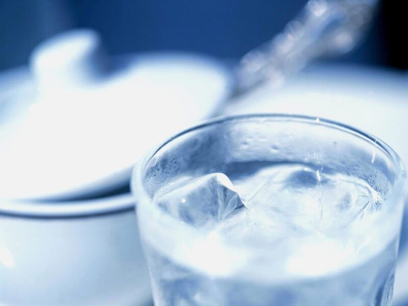 glass of water with ice