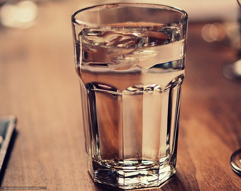 glass of water with ice