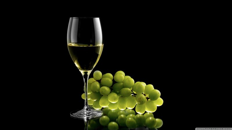 Glass of White Wine — Black