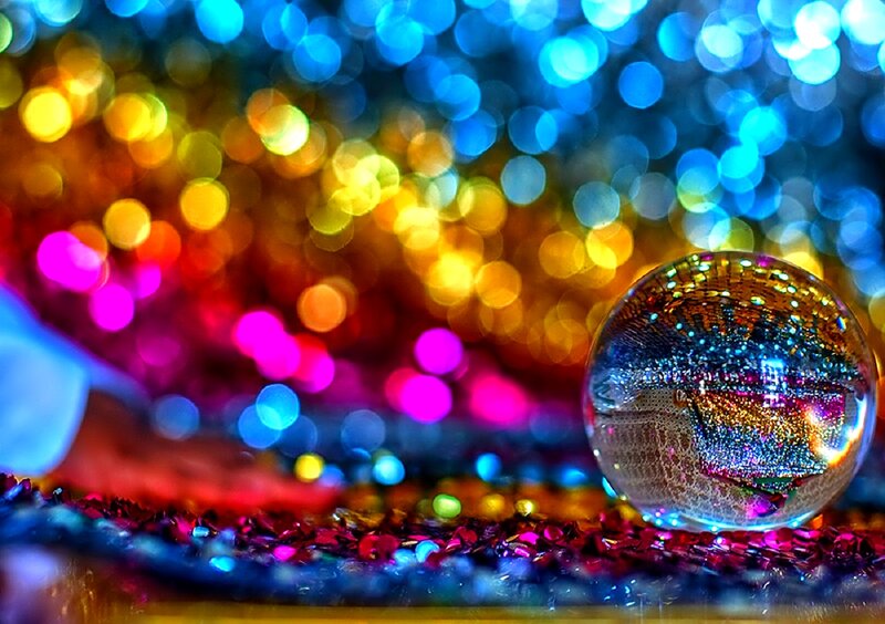 Glass Sphere on Glitter