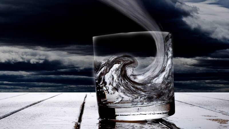 Glass with wave inside