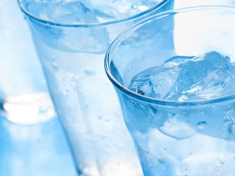 glasses of ice water
