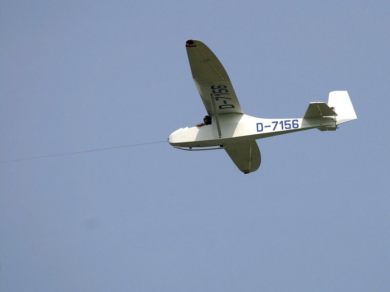 Glider in Flight — White, Calm