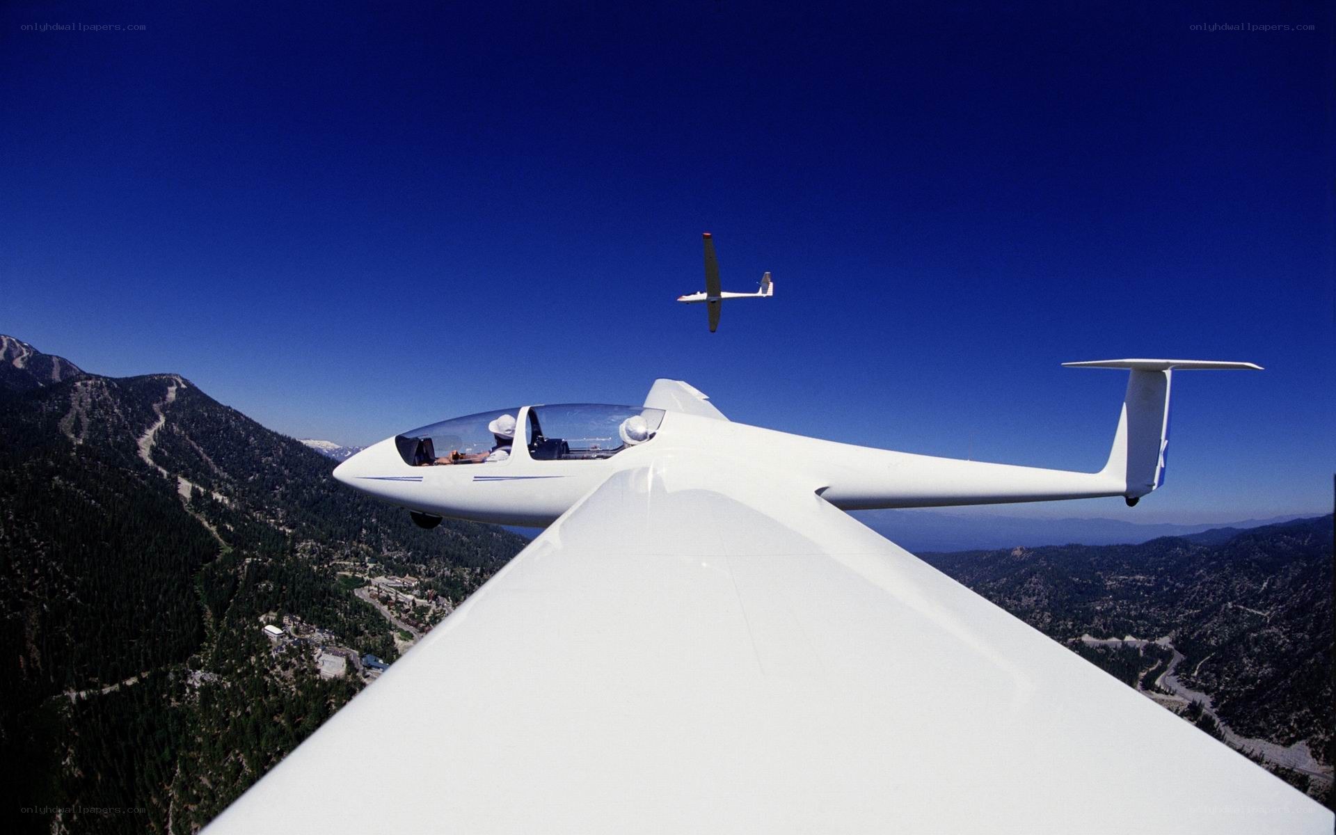 Gliders over mountainous terrain