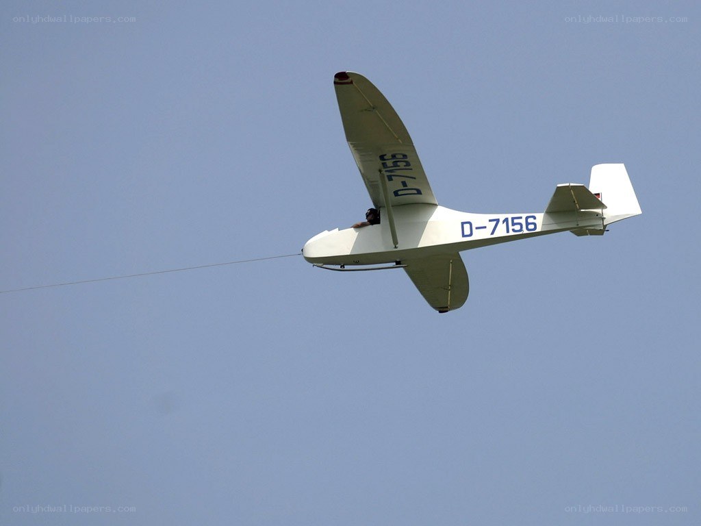 Gliding aircraft in flight