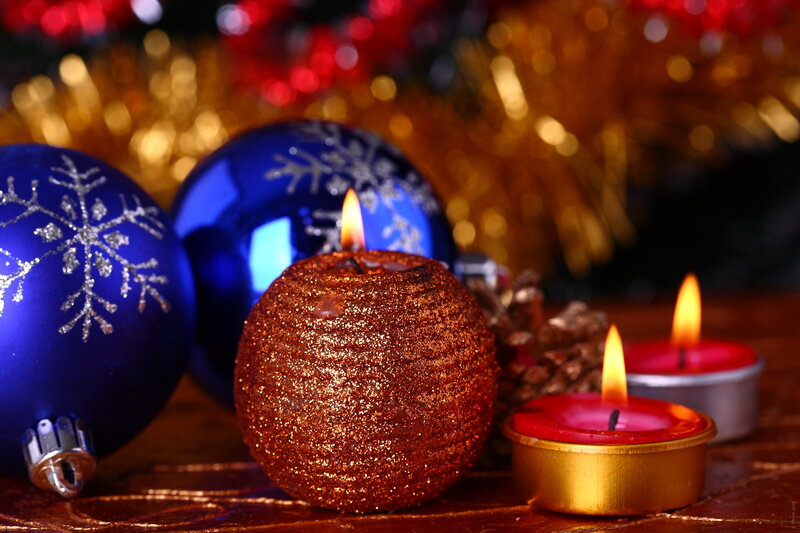 Glitter Candle with Ornaments