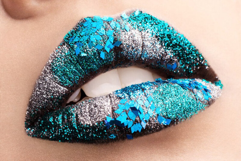 Glitter-covered Lips — Blue