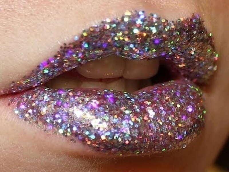 Glitter-covered Lips — Purple