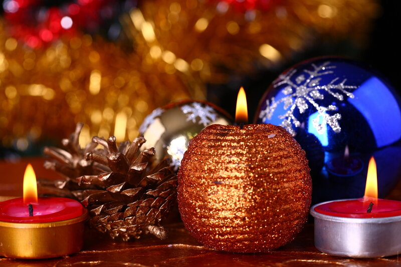 Glittery Candle with Ornaments