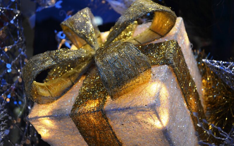 Glittery Gift Box — Gold