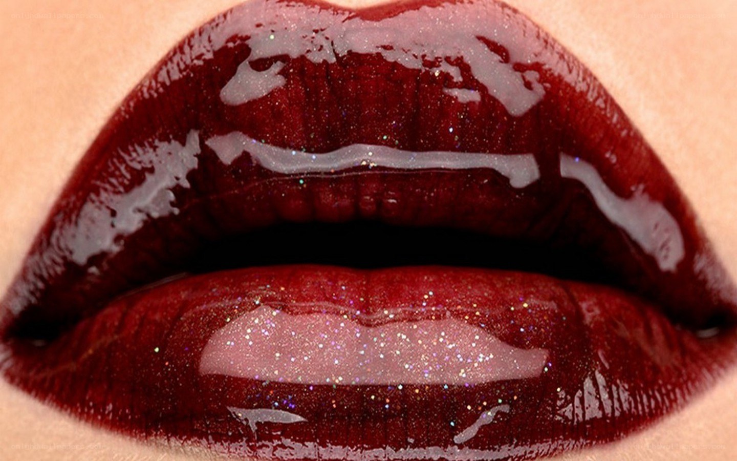 glossy red lips with glitter