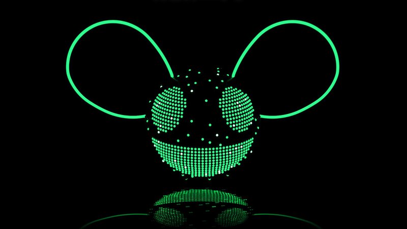 Glowing Green Mask — Dark, Futuristic