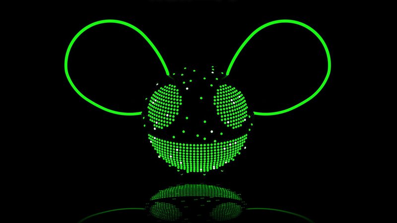 Glowing Green Mask — Dark