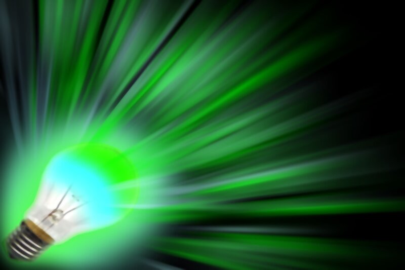 Glowing Light Bulb — Green