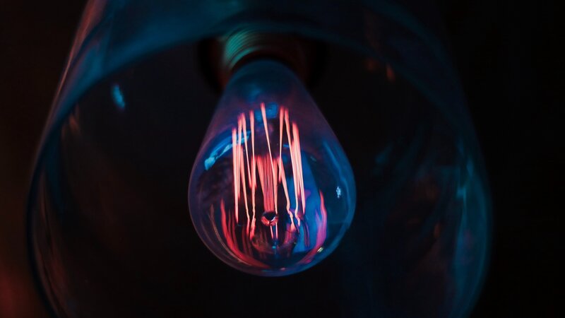 Glowing Light Bulb — Red