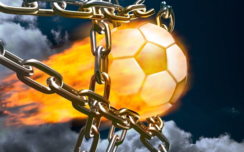 Glowing Soccer Ball in Chains — Yellow