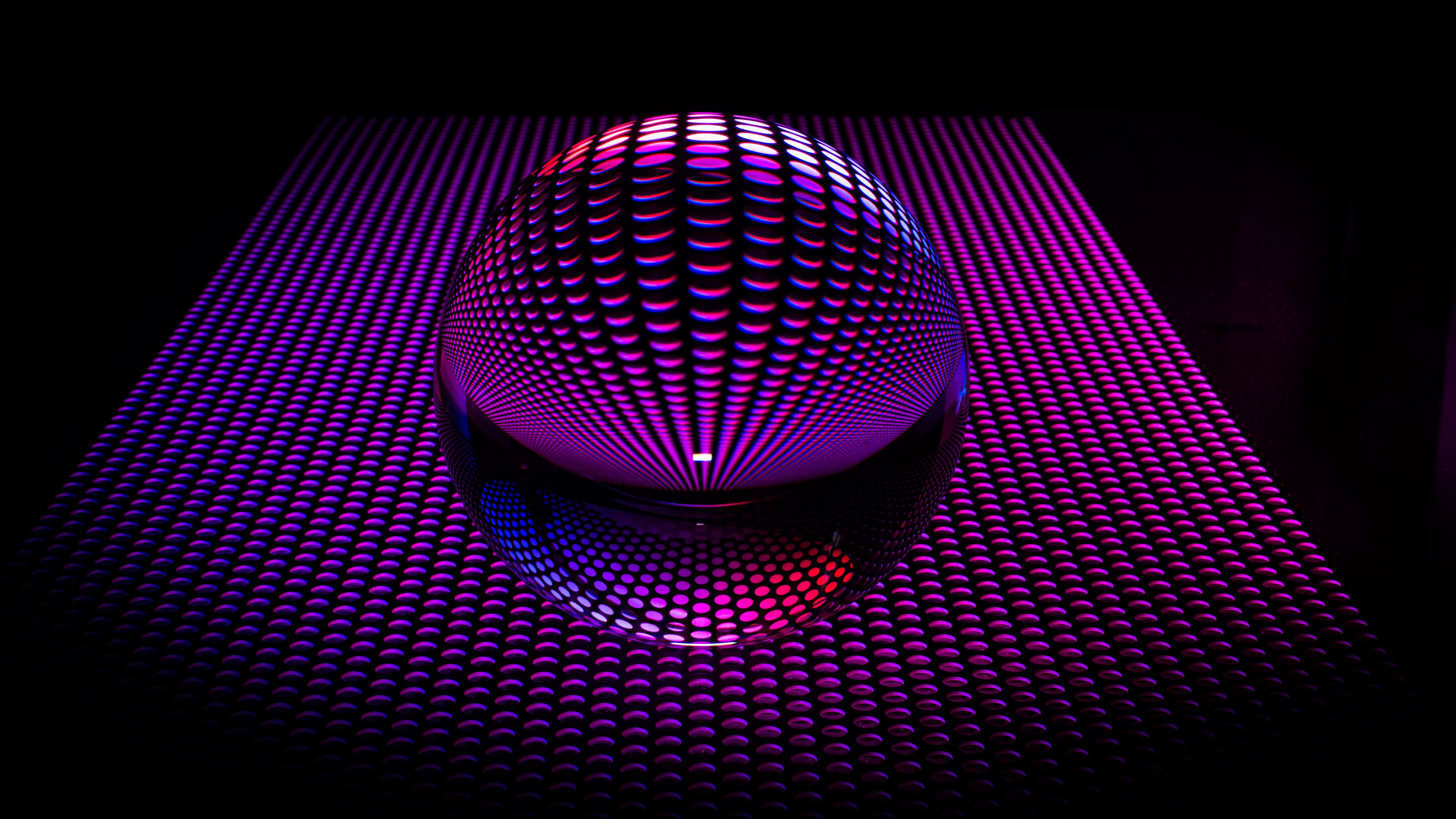Glowing sphere on patterned surface