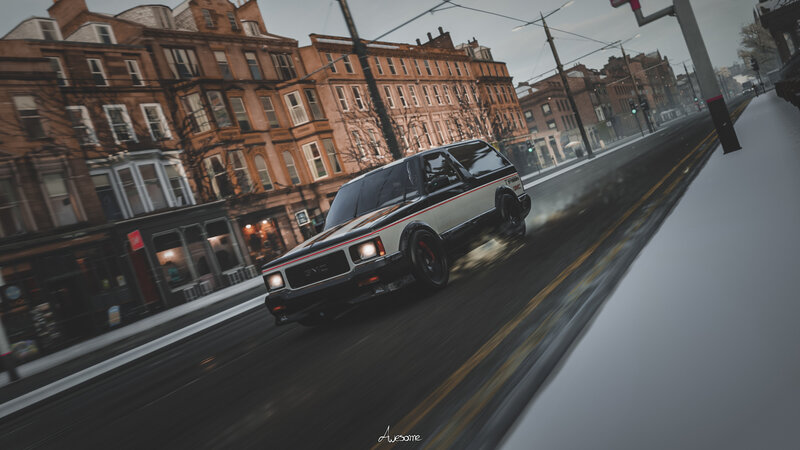GMC Typhoon SUV — Black