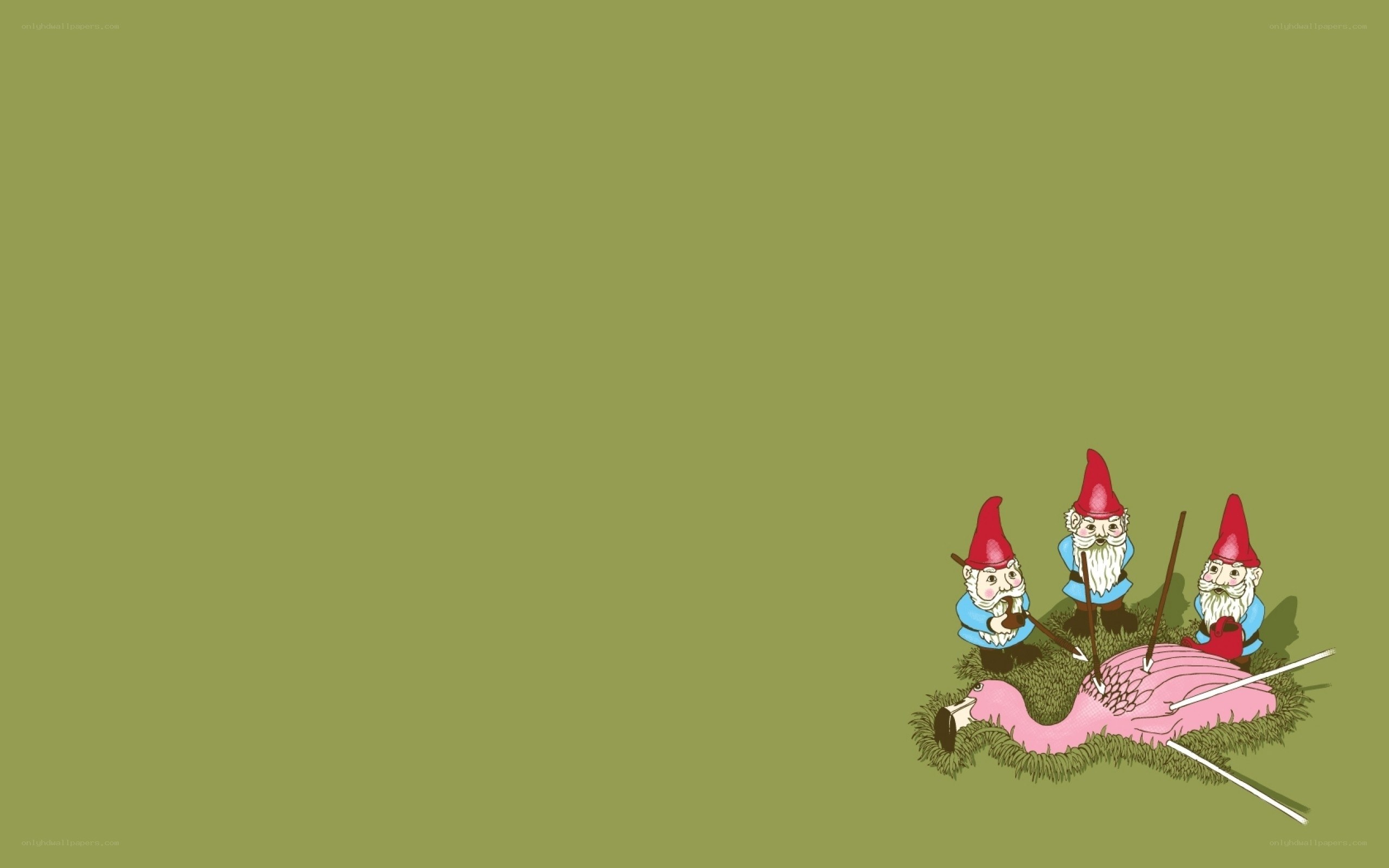 Gnomes with flamingo
