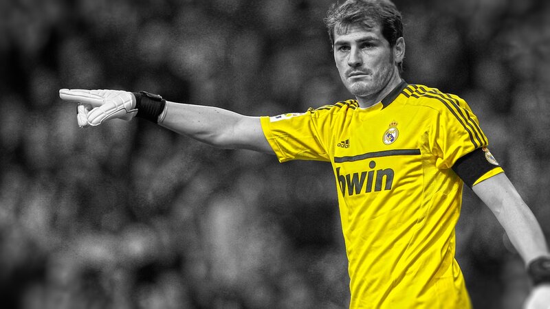 goalkeeper directing teammates