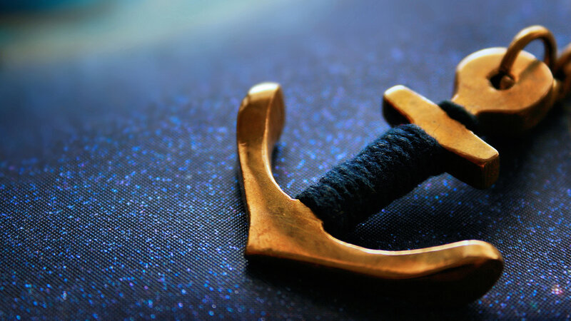 Gold Anchor Pendant — Dramatic