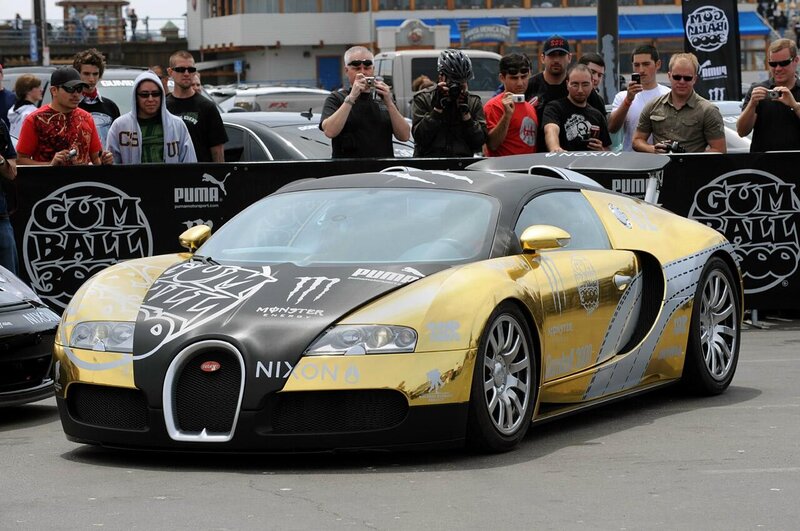 Gold and black Bugatti Veyron