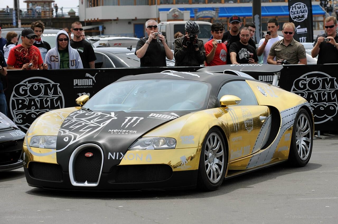 Gold and black Bugatti Veyron