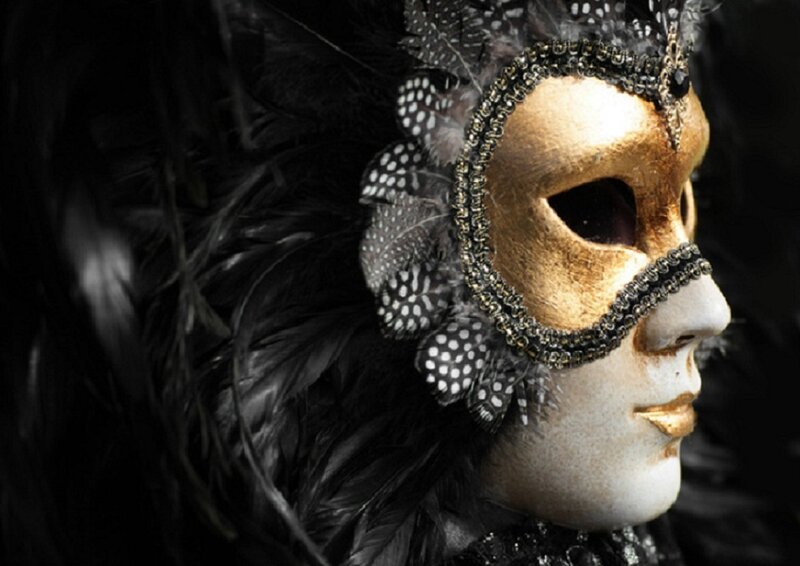 gold and black masquerade mask