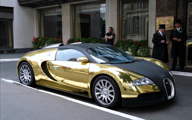 Gold Bugatti Veyron — Formal