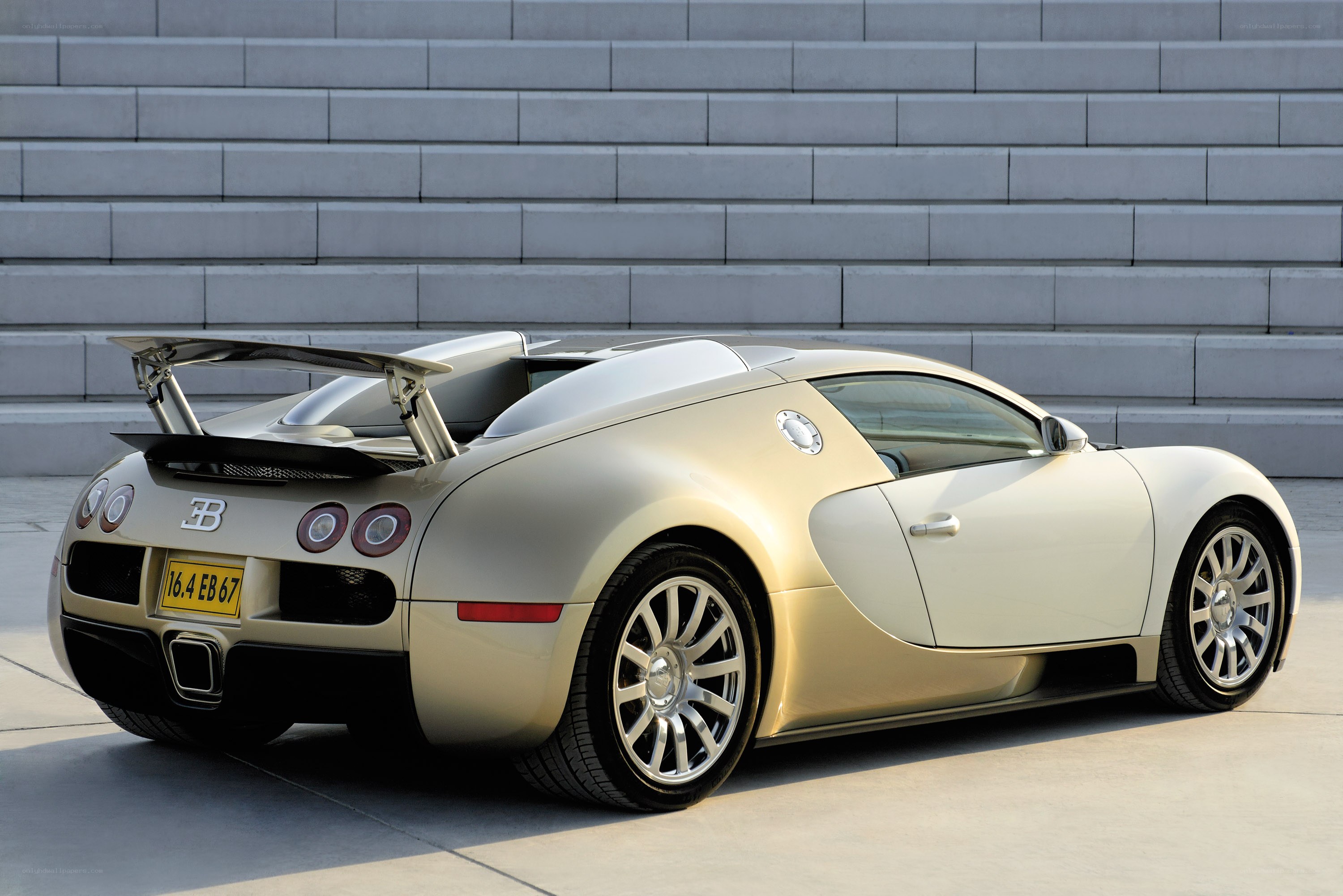 Gold Bugatti Veyron
