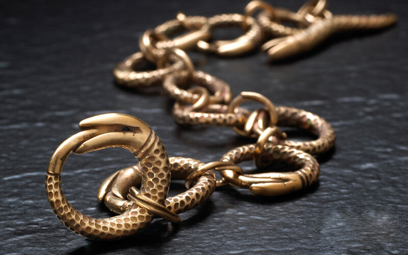 gold chain with claw clasp