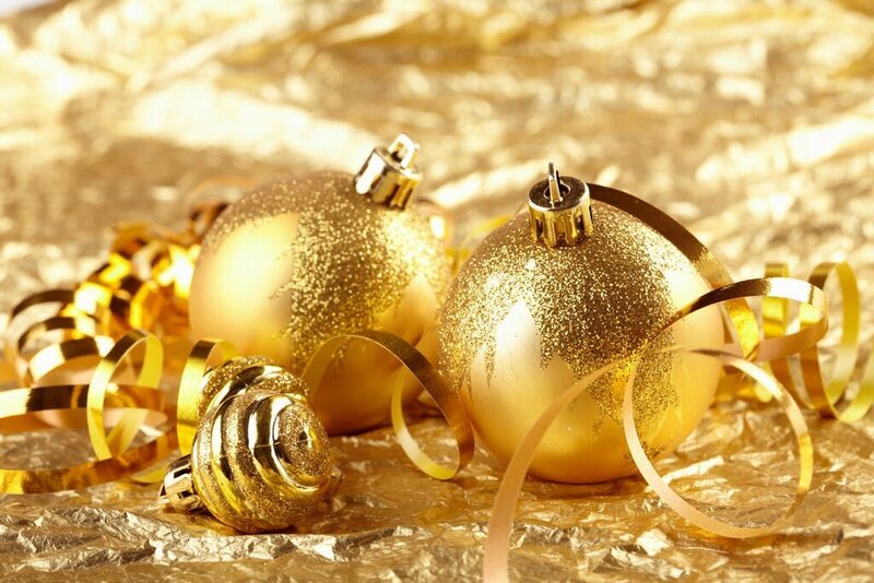 Gold Christmas Ornaments — Festive, Photograph