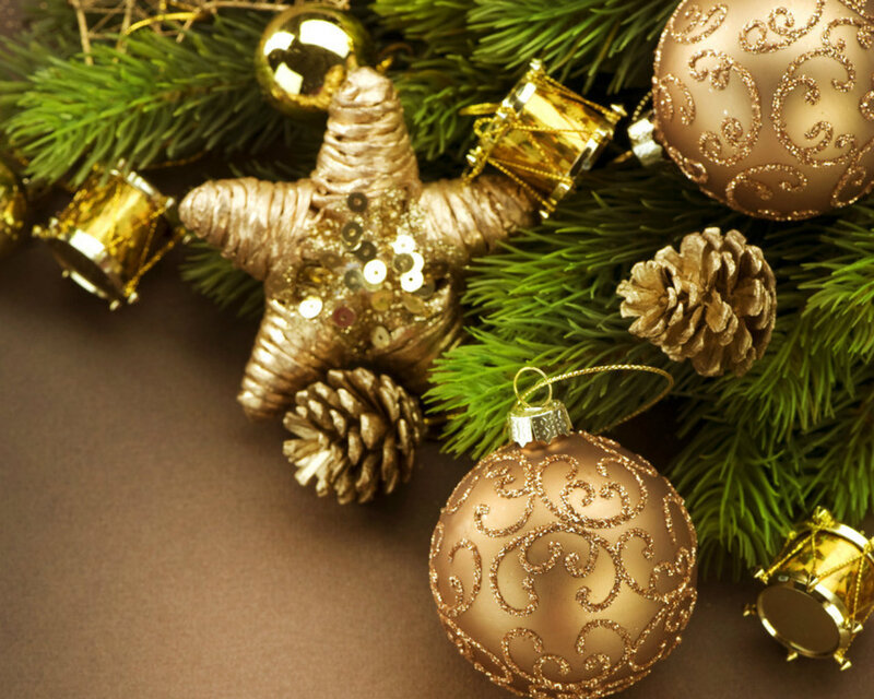 Gold Christmas Ornaments — Green, Festive