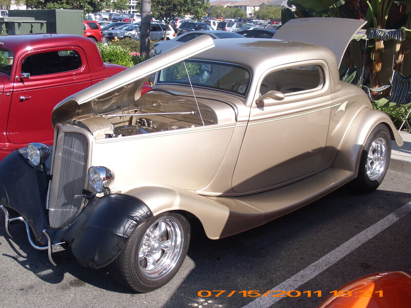 Gold Classic Car — Calm, Afternoon