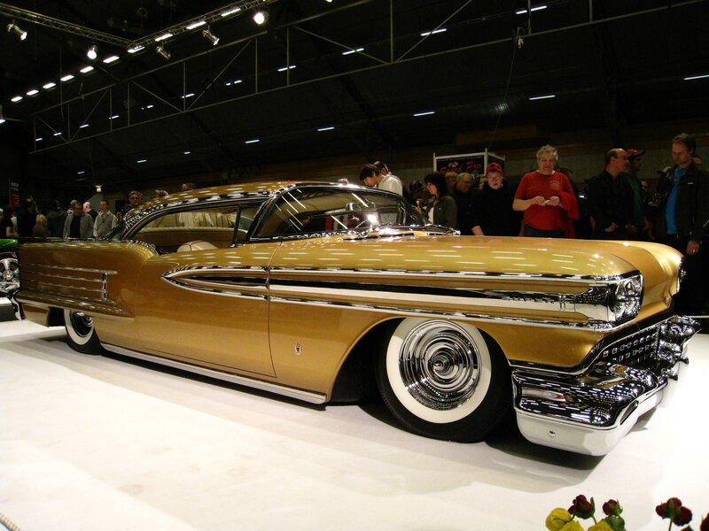 Gold Classic Car — Calm, Night