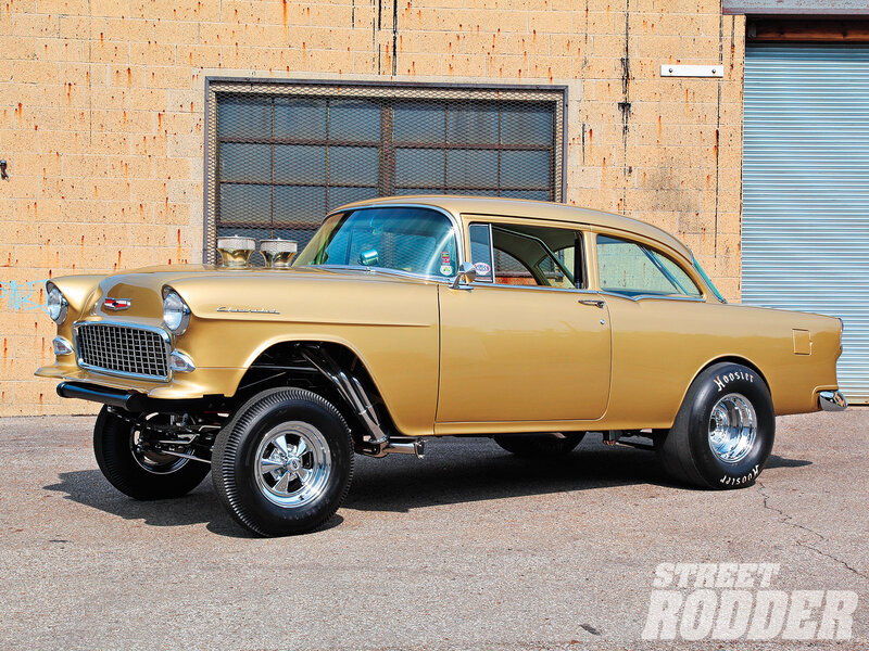 Gold Classic Car — Dramatic, Afternoon, Photograph