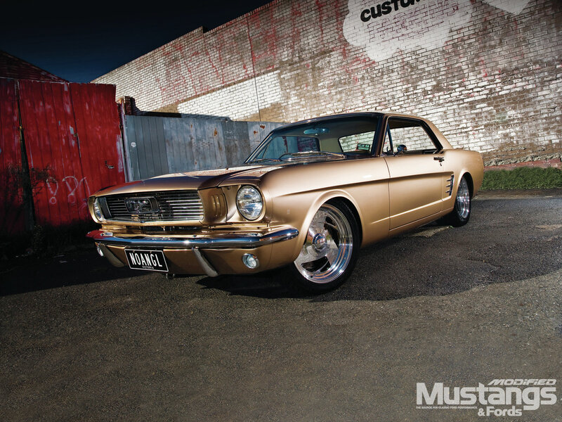 Gold Classic Car — Dramatic, Night