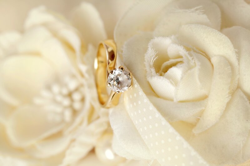 Gold Diamond Ring — White